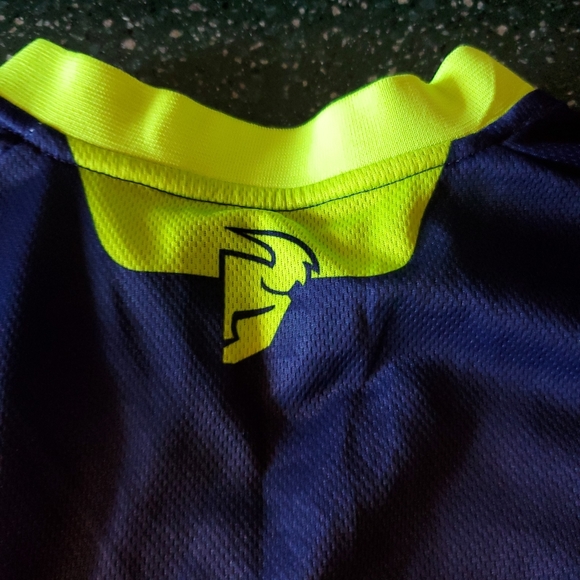 Gently worn thor jersey - Picture 5 of 8